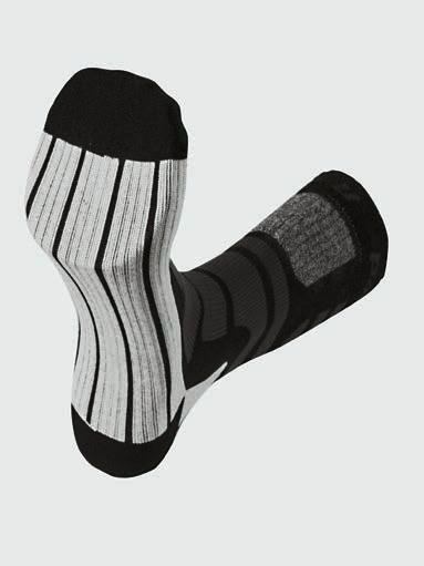 air Sizes S(36-39) M(40-43) L(44-47) Mid- socks in Thermolite, with stretch bands multidimensional graduated compression technology PowerFit for optimum temperature control and  Wear