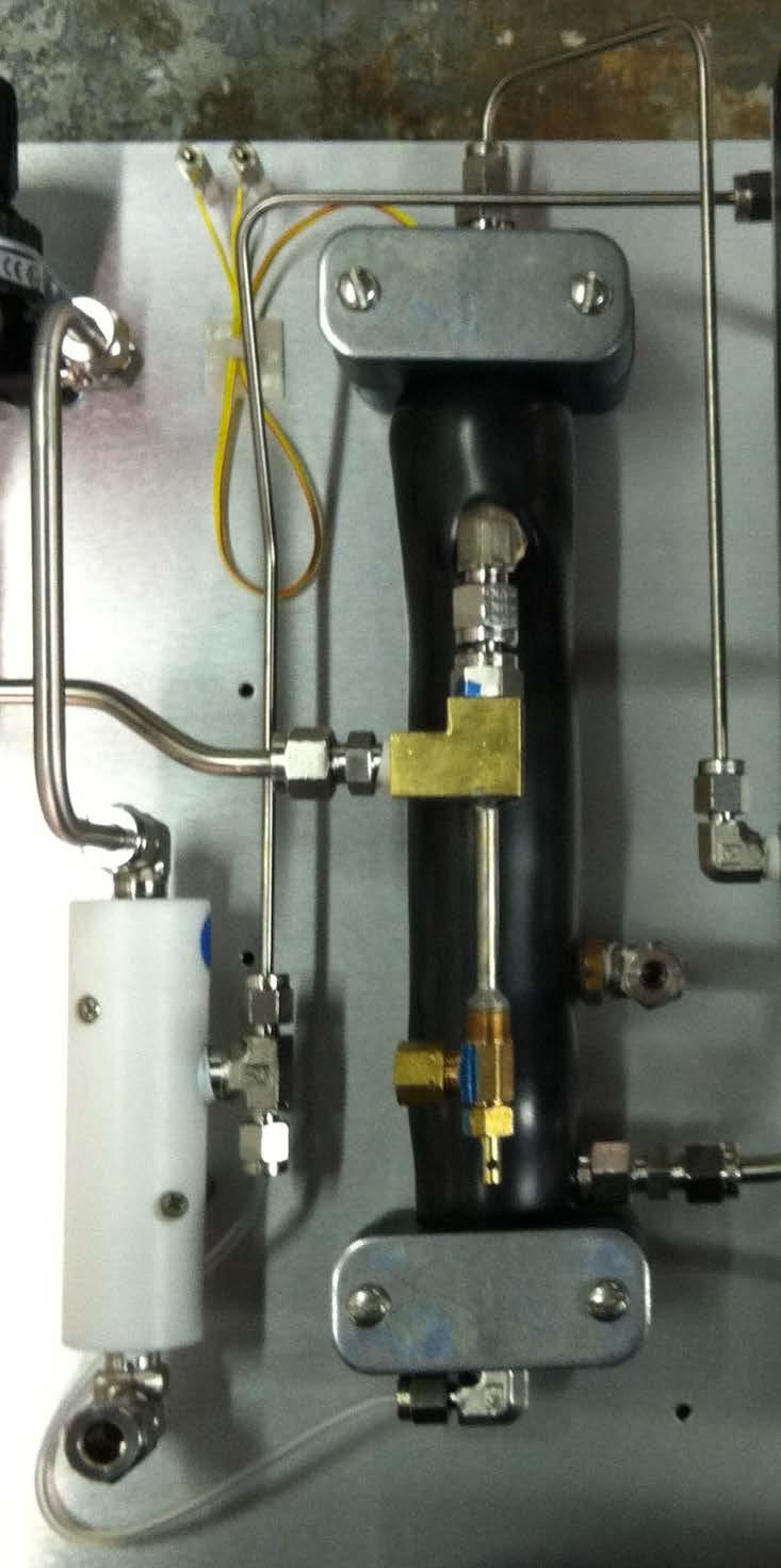 drive gas drive gas sample gas out to sensor vapor condenser