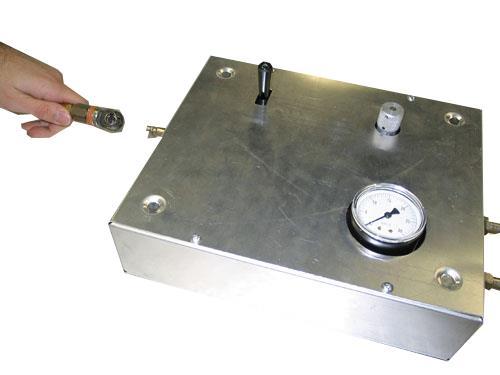 WARNING: Ensure the control lever is set in the off position before the high-pressure air is connected. k. Ensure the control lever is set in the off position. Connect high-pressure air source to the input side of the control box (Figure 33).