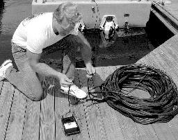 2.5.2 TESTING COMMUNICATIONS Test the communications between the diver and the DCS-2A.