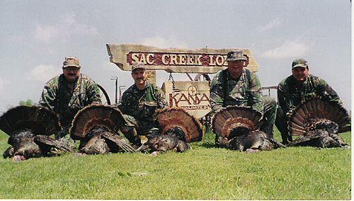 feather-ridgefarms.com featherridgefarmllc@gmail.com 608-655-3347 Kansas Unlimited Turkey Hunt This is a 3 day turkey hunt in Kansas. It includes meals and lodging.