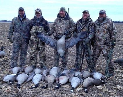 Safari Unlimited Duck & Goose Hunt in Missouri This 3 day/3 night trip is for 2 hunters and takes place in Missouri. It can be taken in November or December of 2017 or 2018.