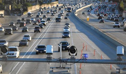 2 INTRODUCTION AND OVERVIEW Metro Countywide ExpressLanes Strategic Plan (Final) For more than two decades, Los Angeles County has relied on HOV lane investments as the main form of highway system