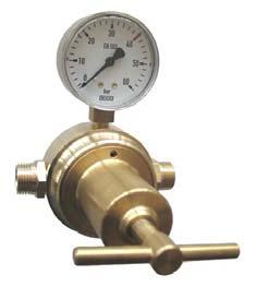 Art. 7905-40 Low pressure regulator with mounted working pressure gauge and regulating screw for the adjustment of the working pressure up to 40 bar.