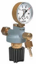 Art. 5640 Low pressure regulator with flow gauge, i.e. with indication of the output flow in l/min on the gauge. The flow rate is regulated by adjusting the secondary pressure.