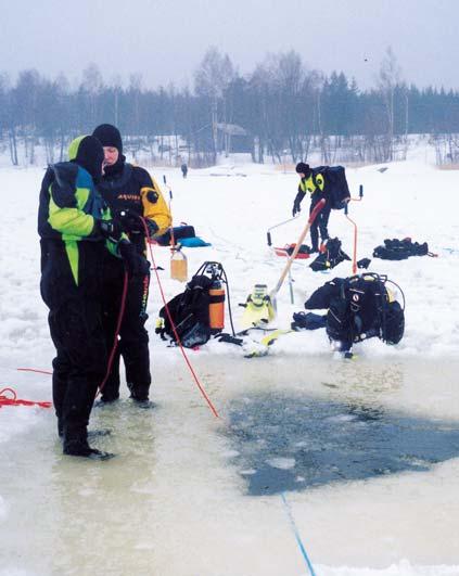 Ice Diver Training Standards Revisions The PADI Ice Diver course requires three dives over two days.
