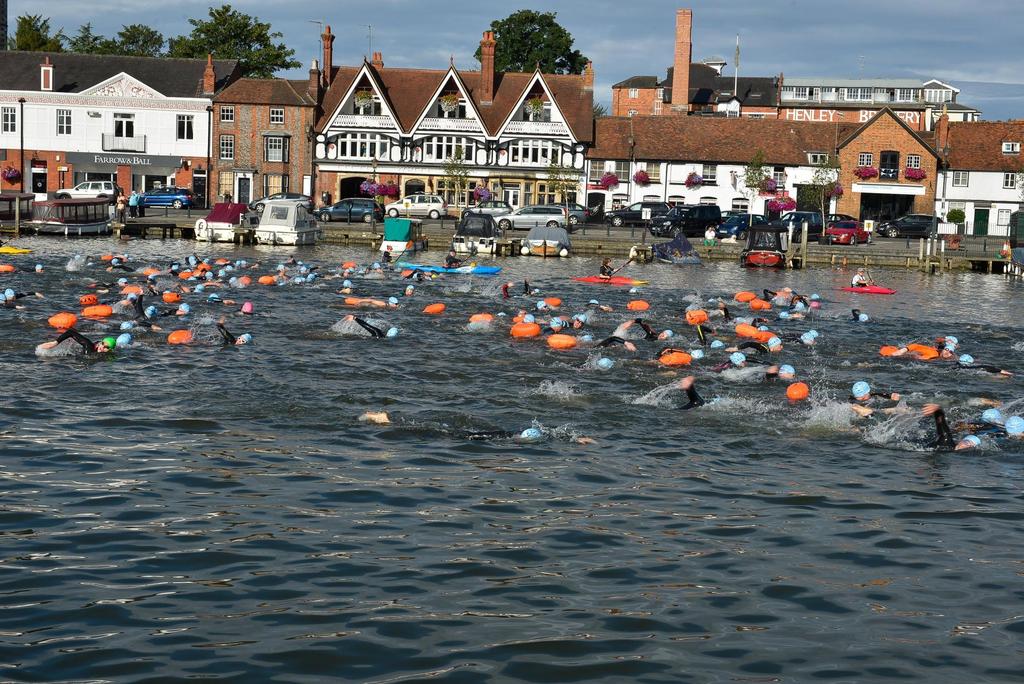 SWIM GUIDELINES (CONT ) Food Stops There are 3 food stops along the way, at Hambleden Lock, Hurley Lock and Temple Lock, The following food will be available: Water/Sports drink Bananas Malt Loaf