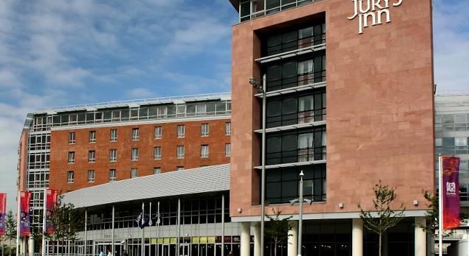 Jurys Inn Liverpool is just a ten minute walk from Liverpool Central Train Station (well linked with closest station to Anfield Road), and the Albert Dock is also right next door, offering a range of