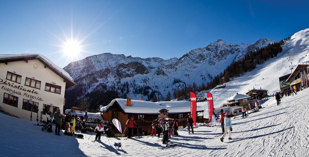 If you are serious about becoming a ski instructor, then our Courses 11 week fast-track course in Courmayeur is the one for you.