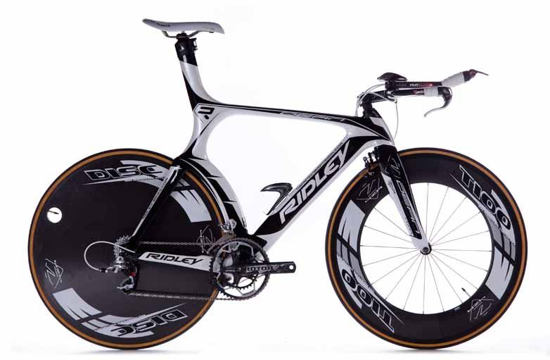 TRIATHLON - TT DEAN / 1113A (Ultegra, 4ZA, Cirrus, Deda) a.s.a. No fancy add-ons or sneaky solutions to trick UCI rules, just pure aerodynamic efficiency.