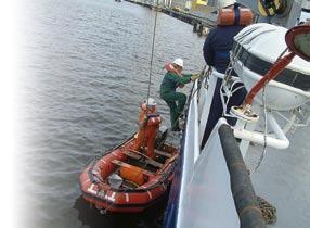 Latvijas Jūras administrācijas Kuģošanas drošības inspekcijas (JA KDI) inspektori kuģi pēc reģistrācijas pārbaudīja Liepājas ostā