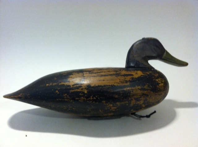Lot 61 - Canvasback Hen from Maryland. Appears to be from Holly family. All brothers carved, while Jim Holly s production was far greater.
