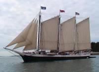 WINDJAMMER FESTIVAL ROCKLAND, ME CAMDEN, ME AUGUST 31 SEPTEMBER 5, 2015 SPLENDOR IN THE MAINE TRADITION We last sailed Victory Chimes in September of 2004 with a destination of nowhere in particular.