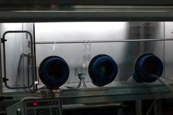 2. Set the particle counter sample time to 6 second sample periods in Concentration mode to report in ppcf. 3. Insert tube from aerosol generator through glove port and seal around. 4.