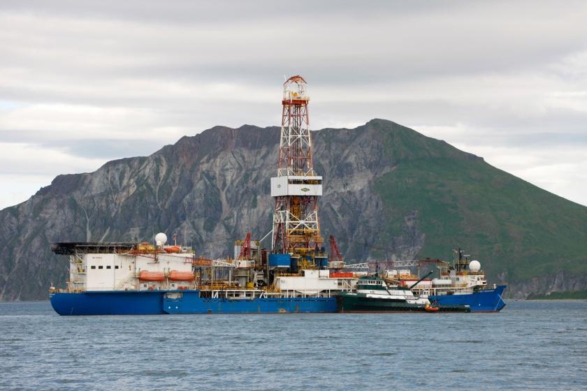 DRILLING RIGS Discoverer Drilling Rig Length: 514 ft Width: 71 ft Draft: 26 ft