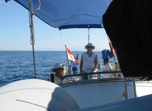 . Years ago, the first year sailing in the Mediterranean Sea we were in need of a bimini at hot sunny days as well as extra energy to top up the batteries, foremost while at anchor.