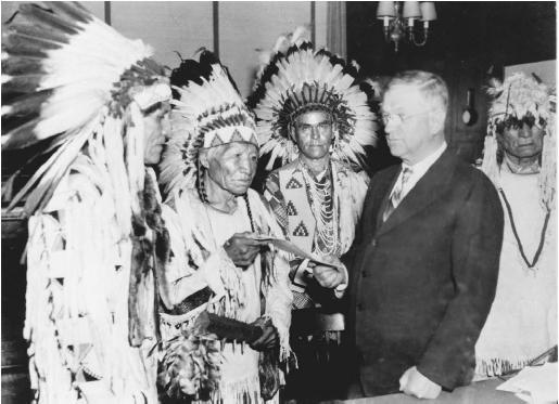 1860-1910 Assimilating American Indians By the 1880 s, the U.S. government had acquired more than half a billion acres of land formerly owned by American Indians.
