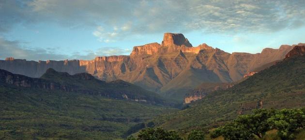 5 Activity 3 Look at the photograph that will be provided by your teacher about the ukhahlamba Drakensberg mountains and answer the questions that follow: 1. What does the letter A point to?