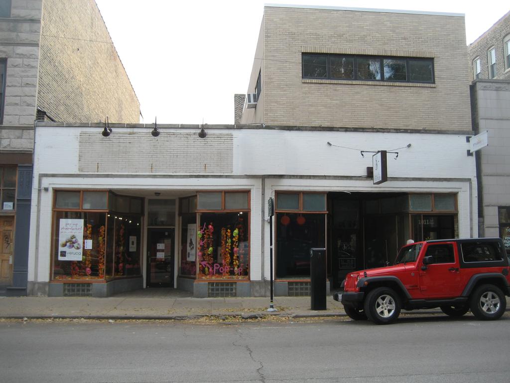 Premier Armitage Avenue Retail Space For Lease In Lincoln Park 1009-1011 WEST ARMITAGE AVENUE CHICAGO, IL 60614 D E TA I L S PROPERTY OVERVIEW Available SF 2,042-4,427 SF Lease Rate $50.