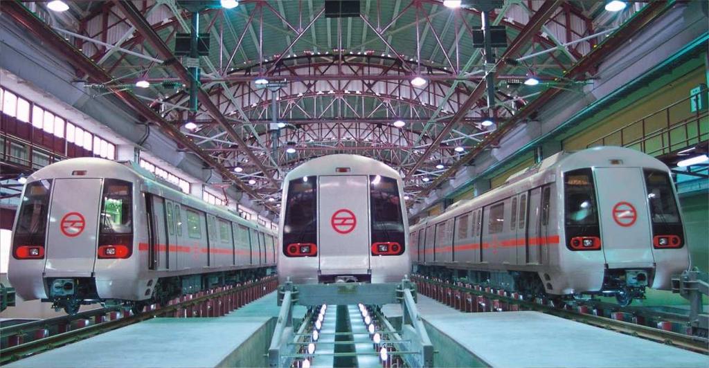 71 Fig. No. 2 : Delhi Metro : An Image of Public Transport in India In Delhi, there are four options for accessing multi modal transit stations either at a single station or at interchange station: i.