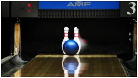 SPARES PICKING UP THE SPARE Everybody loves to get a strike. The feeling you get as all 10 pins fall is incredible.
