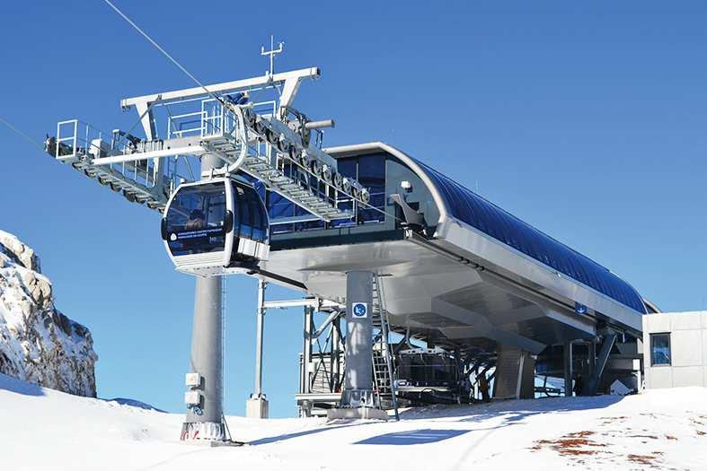 In Central Greece, in addition to Parnassos, is the ski resort of Karpenissi (Velouchi), near the city of Karpenissi. The resort is located at an altitude of 1 750 metres and tops out at 2 000 metres.