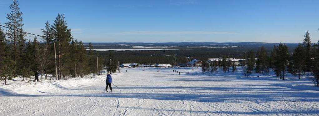 The northernmost ski area of Finland is Saariselkä 27. The resort features 6 lifts and 15 slopes, 7 of which are illuminated. Vertical drop is 180 meters.