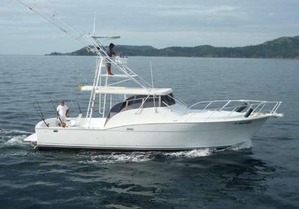 B #12 Boat 37 Chris craft max 6 persons -The Boat 37 is a Chris Craft, it has cabin, bathroom, and tower and outfitted with tournament quality gear (Shimano- Penn), the finest fishing gear and