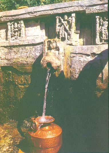 Many stone carvings are also made near the place of drinking water.