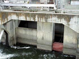 Lower Granite Dam Floating Orifice Gate Flow to main Entrance