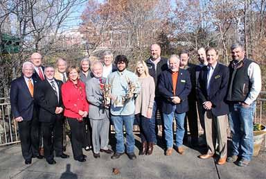 DOUGLAS LAKE TFWC s Final 2016 Meeting Includes Visit from Hunter Who Bagged Possible World Record Buck NASHVILLE --- The Tennessee Fish and Wildlife Commission held its final 2016 meeting on Friday