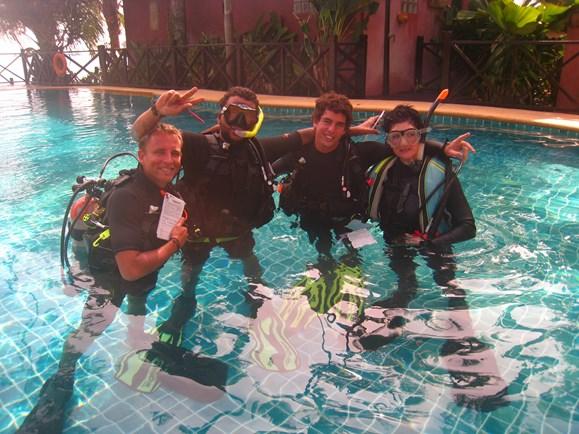 Master scuba diver trainer (MSDT) and IDC Staff instructor (SI) MSDT and Staff instructor are professional levels which are proof of experience.
