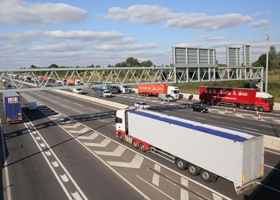 Smart motorway junctions 16 to 19 Supporting economic growth Congestion costs the economy Congestion is estimated to cost the economy 2 billion per annum, with traffic levels forecast to grow 46 per
