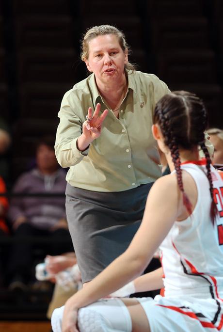 THE ROOS FILE NAME Jennifer Roos DATE HIRED AT BGSU July, 00 NAMED HEAD COACH April 6, 0 BIRTHDATE July 7, 97 HOMETOWN Louisville, Ky.
