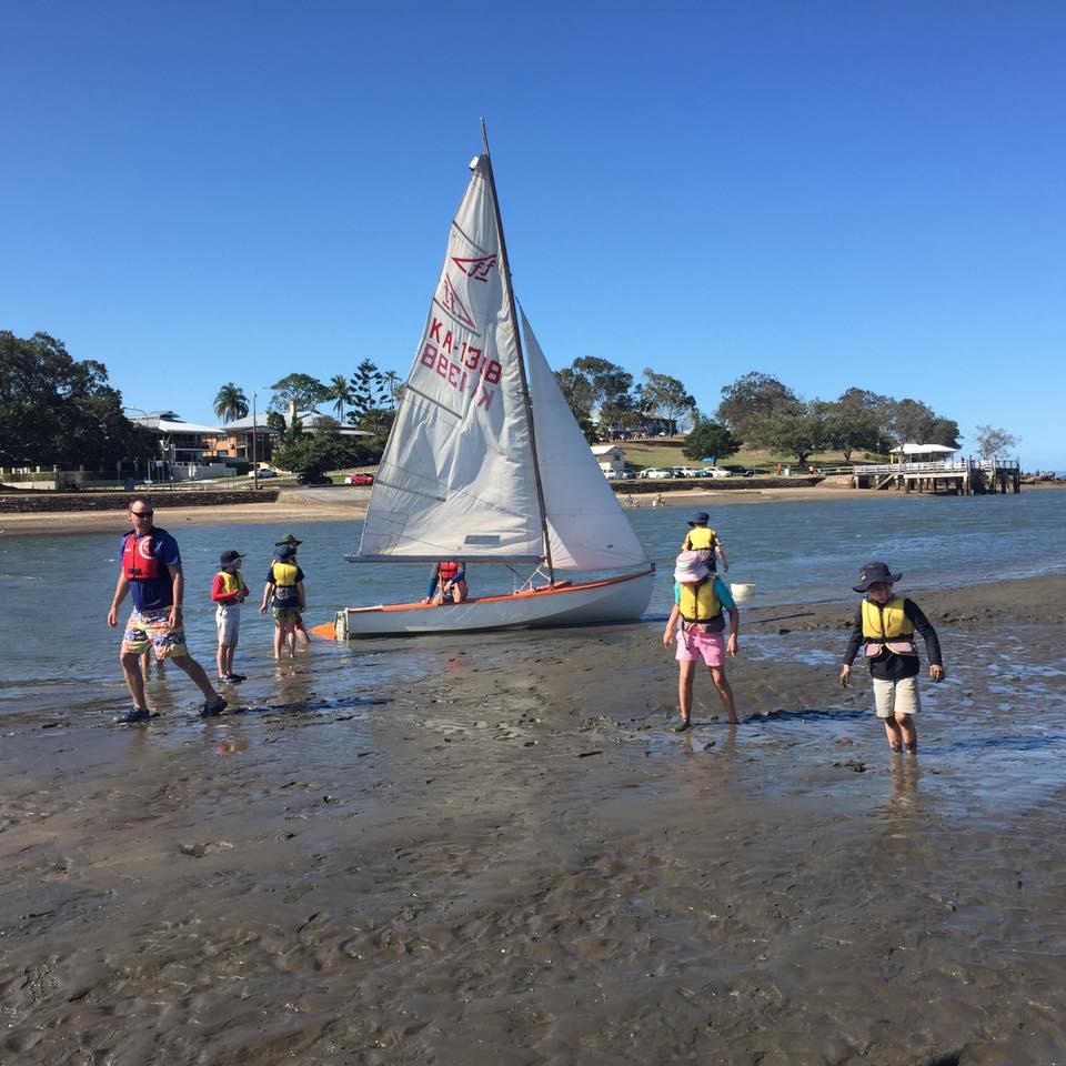 SCOUTS AUSTRALIA - QUEENSLAND BRANCH JOTA-JOTI With almost 60 youth members attending across the weekend, Brownsea Water Activities Centre was buzzing!