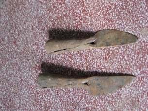 Other tools Pointed and diamond shaped spears and knifes are