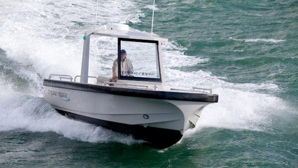 LATEST LAUNCH Page 3 P3 PROJECT 4185-7.8m TRIPLE RIPPLE The Triple Ripple is the custom designed 7.8m Tender to Big Fish and was built at McMullen and Wing in New Zealand.