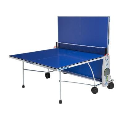 range, the Sport One Indoor table boasts : - 19 mm high density chipboard playing surface, - Adjustable feet to aid table