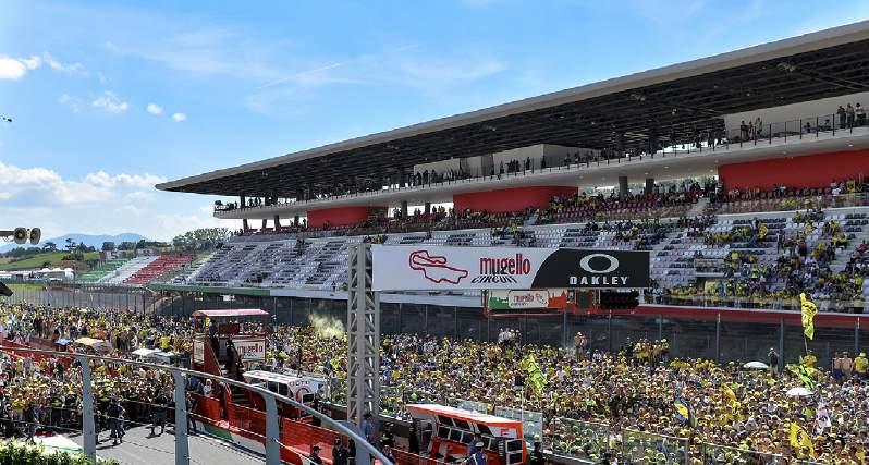 CENTRAL GRANDSTAND From Gold Terrace it will be possible to enjoy both the starting grid