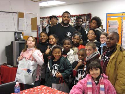 as a part of his Holiday Blitz event. Each child was given $300 to spend as they wished, courtesy of Warren s 1st and Goal Foundation, Bob s Stores and the New England Patriots Charitable Foundation.