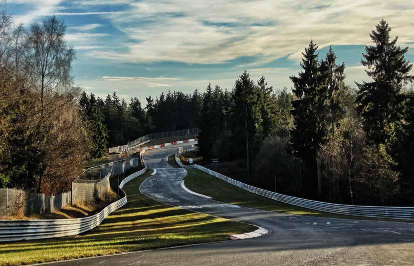 Hell of a lot of fun Varied. Our starter packages. Fuchsröhre. Caracciola Carousel. Brünnchen. Get up close to the Green Hell. Dare to tackle the unrivalled Nordschleife for the first time.