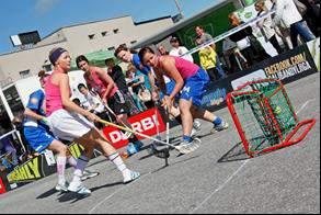 Other elements Organizing a tournament in Street Floorball or just a set of games is easy and inexpensive.