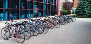 The preferred bike racks allow cyclists to secure both wheels and the bike frame to the