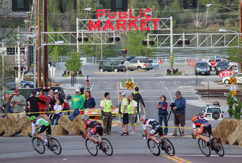 STAGE 2: CRITERIUM The Criterium takes place in the heart of historic downtown Wenatchee over a six-block loop. The start and finish is on Wenatchee Avenue, between Palouse and First streets.