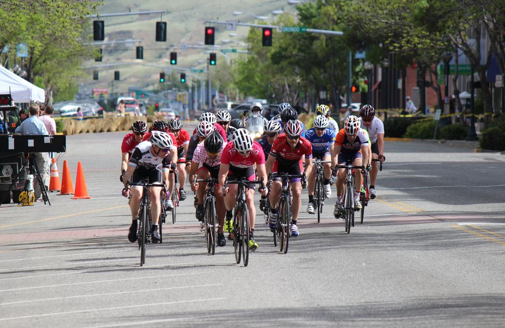 GENERAL INFORMATION The Tour de Bloom is a D ranked event run under USA Cycling permit 2015-440. The Tour de Bloom is a multi-day event omnium in the Greater Wenatchee Area that includes 3 stages.