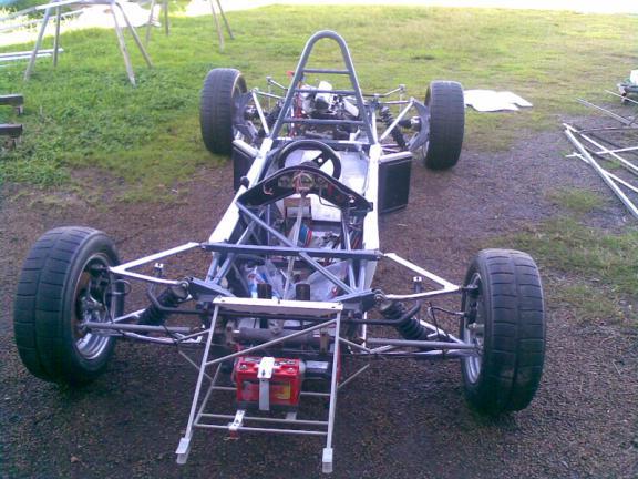 There are only 3 other early VD cars in Australia, the Sam Dymond RF73 Penrite Oil car the RF76 of long standing enthusiast Don Hume and historic supporter Doug Williams also in an RF76.