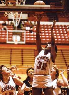 186 2016-17 NEBRASKA WOMEN'S BASKETBALL Nebraska 1,000-Point Scorers Debra Kathy Powell HAgerstrom 32 1980-83 1982-85 5-9, Forward/Guard East St. Louis, Ill.