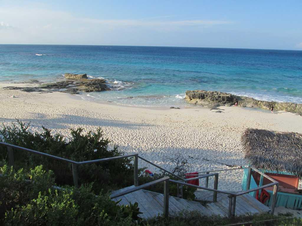 Nippers is a bar on Great Guana Cay that has been attracting yachtsmen
