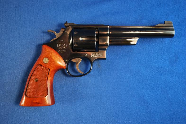 This revolver is #778 of 999 pistols manufactured in 1970. A two-piece cardboard covers the nice walnut box. Overall condition is excellent. 11-116-0026 S-4 (525-600) 20.