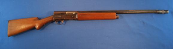 256. Belgian Browning Auto 5 Shotgun Grade II Serial # X16519, 16 Ga 2-3/4", 26" barrel,with Very Good bore. About half of the original finish with the remainder starting to turn to patina.